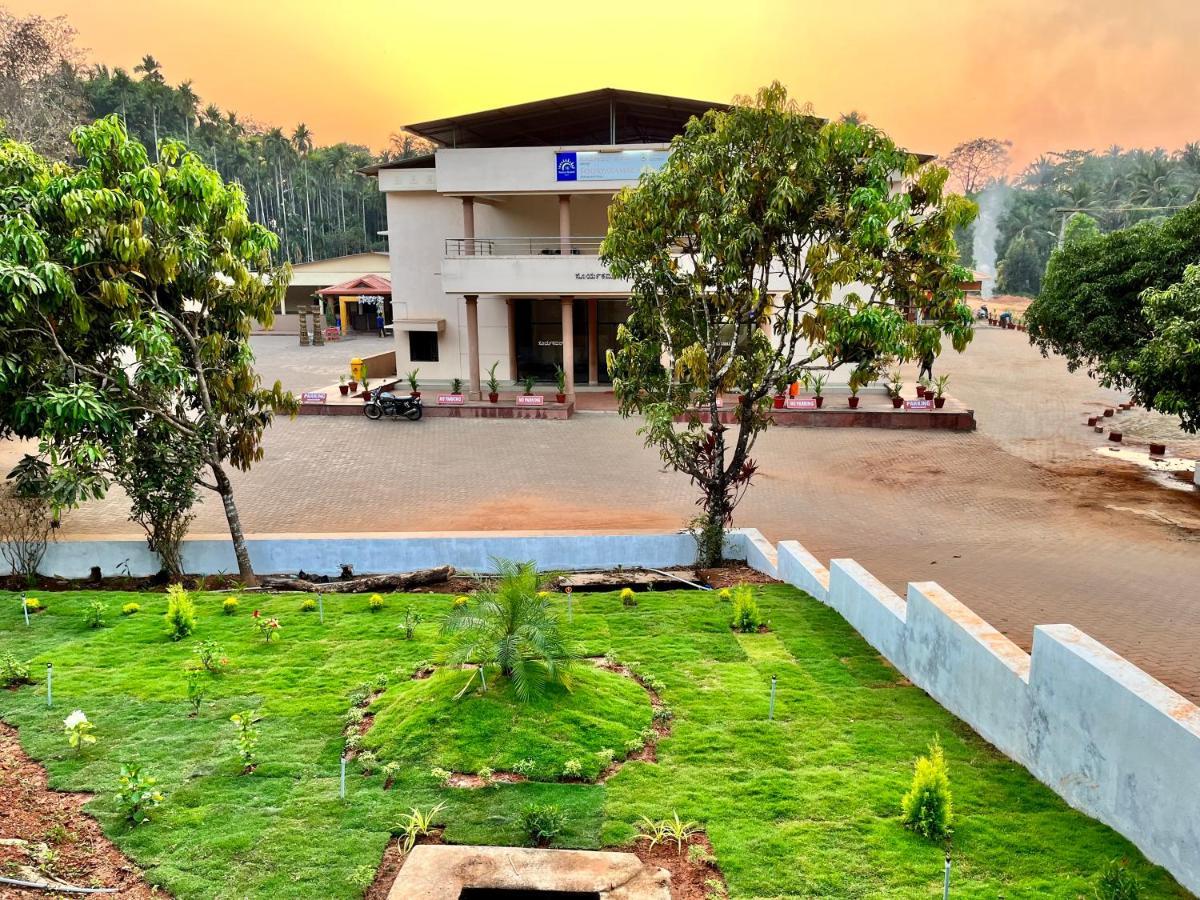 Hotel Sooryakamal Mahal Dharmastala Exterior foto