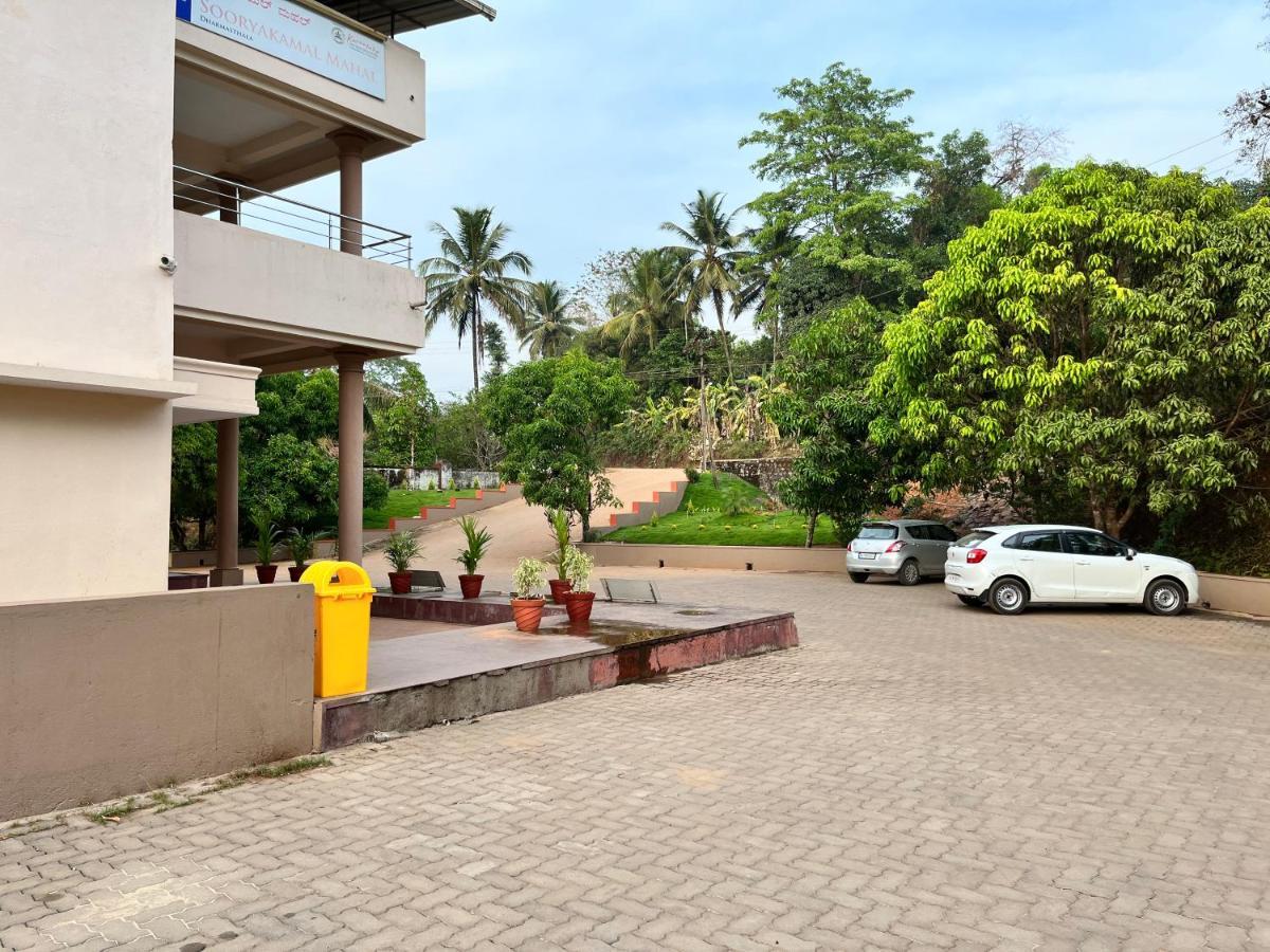Hotel Sooryakamal Mahal Dharmastala Exterior foto
